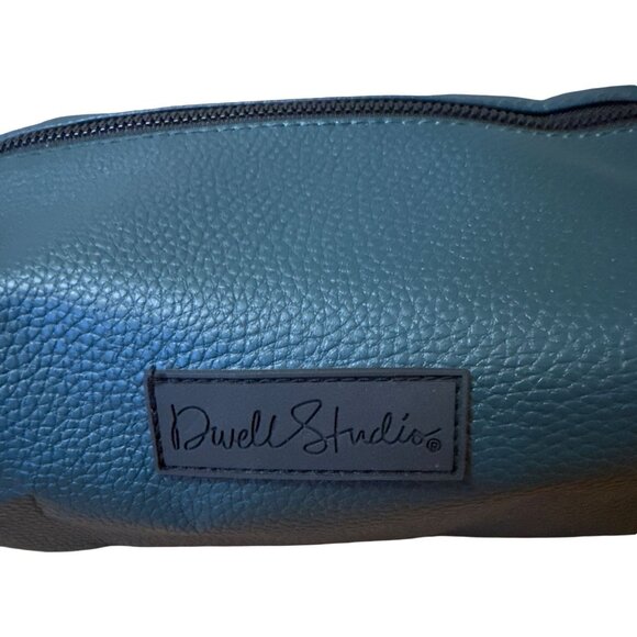 Dwell Studio Mens Leather Grooming Bag With Zipper Closure 9" L Green/Blue - Picture 3 of 5